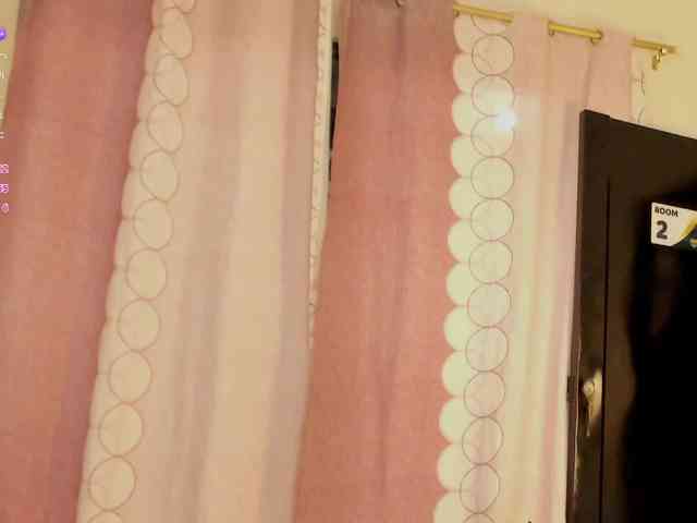 Caryn-Logan webcam