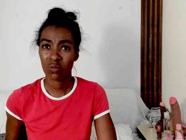 Caryn-Logan webcam