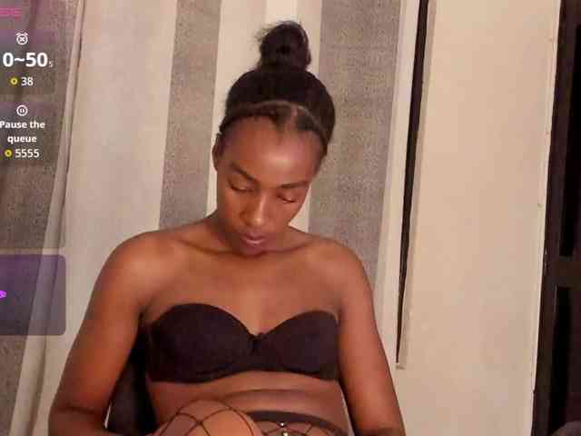Caryn-Logan Live Webcam on BongaCams