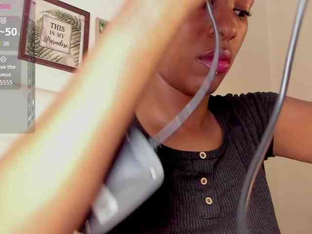 Caryn-Logan webcam