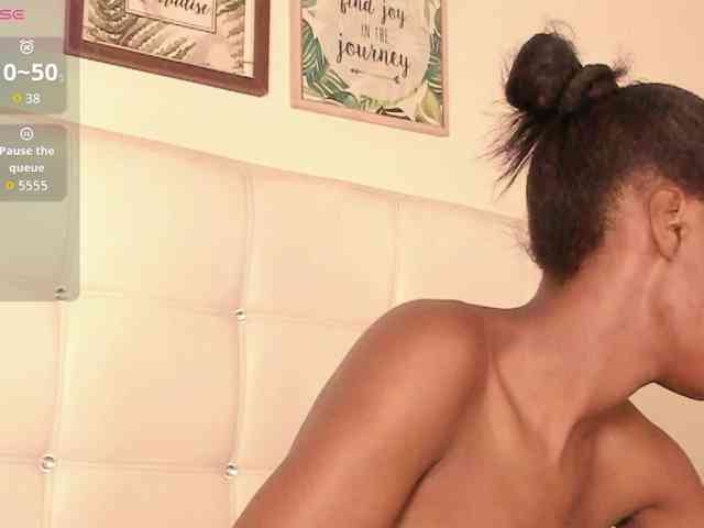 Modelo: Caryn-Logan