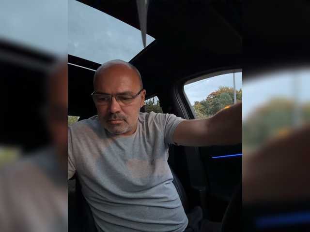 ChelovekChel — live male cam