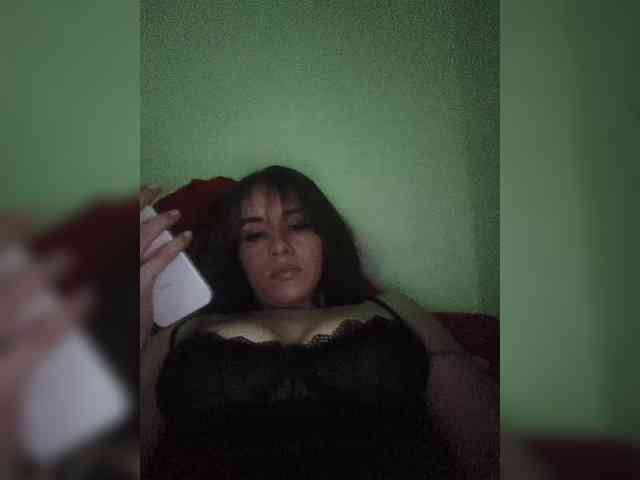 Эта модель сейчас онлайн. MeliissaVelez