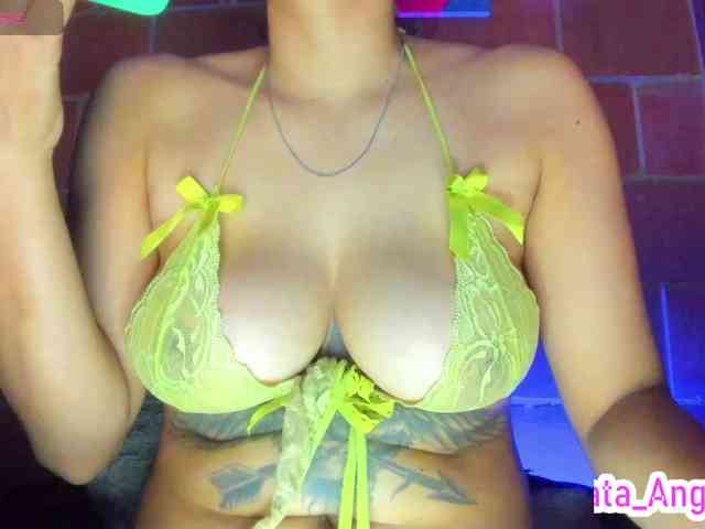 cata-anngel Live Webcam on BongaCams