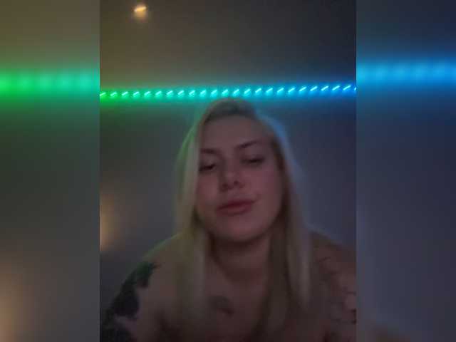 Dayana2104 live cam on BongaCams