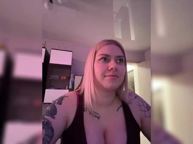 Dayana2104 live cam on BongaCams