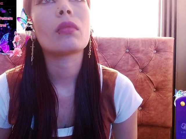 -yuyi live cam on BongaCams