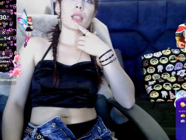 -yuyi live cam on BongaCams