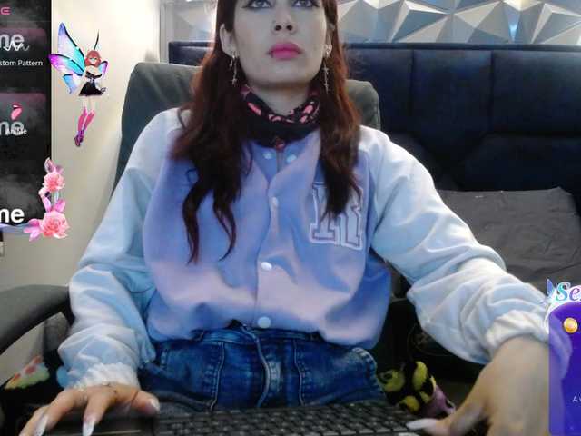 -yuyi live cam on BongaCams