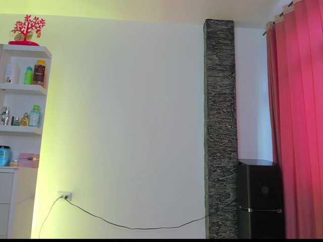 Brunette-Of-Your-Dreams live cam on BongaCams