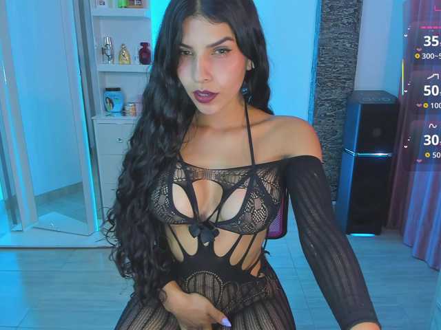 Brunette-Of-Your-Dreams live cam on BongaCams