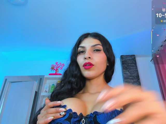 Brunette-Of-Your-Dreams live cam on BongaCams