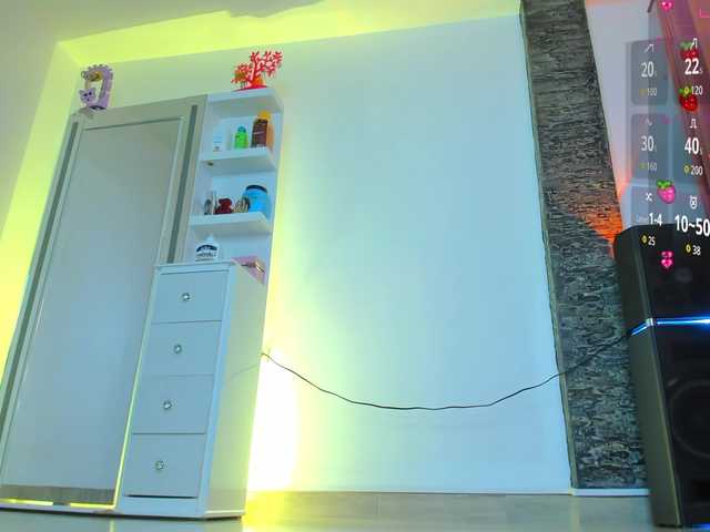 Brunette-Of-Your-Dreams's BongaCams show and profile