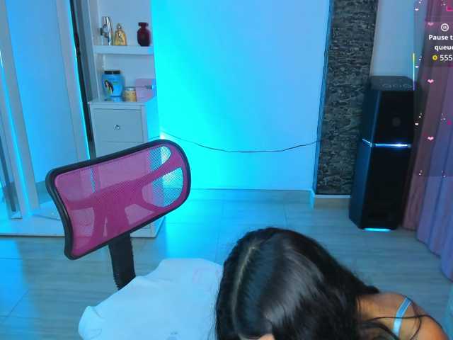 Brunette-Of-Your-Dreams live cam on BongaCams