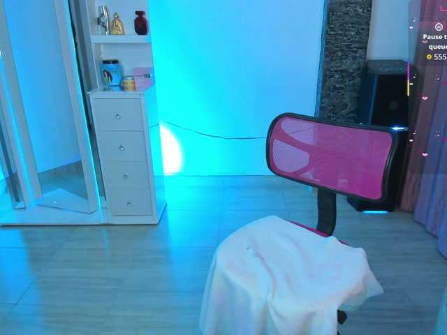 Brunette-Of-Your-Dreams live cam on BongaCams