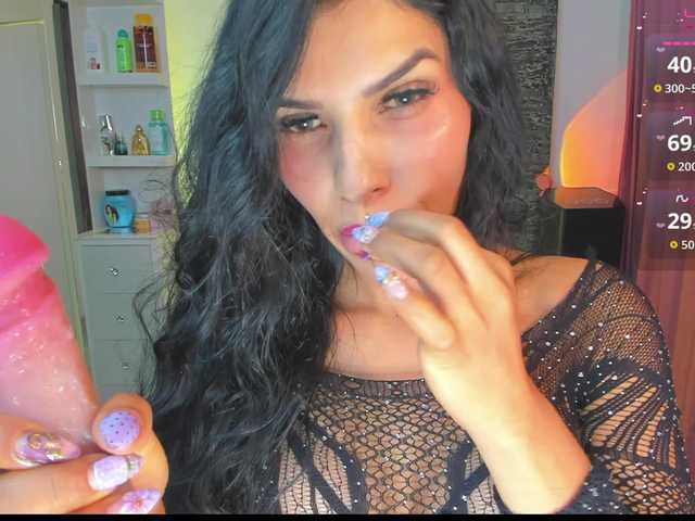 Brunette-Of-Your-Dreams live cam on BongaCams
