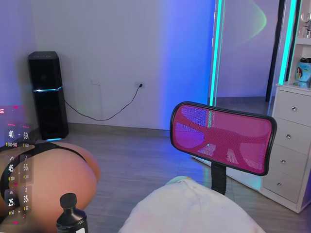 Brunette-Of-Your-Dreams live cam on BongaCams