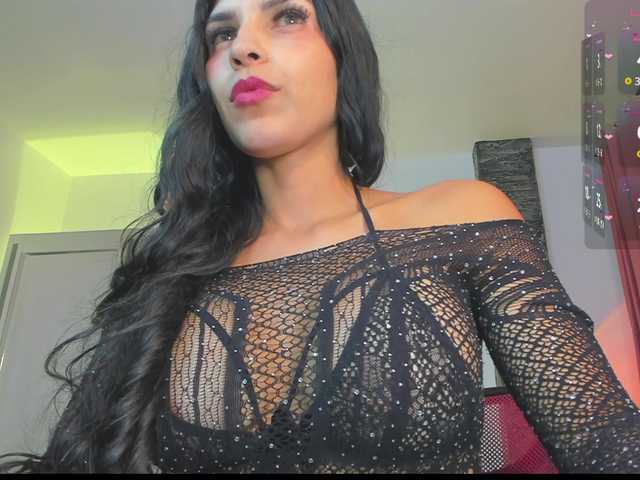 Brunette-Of-Your-Dreams live cam on BongaCams