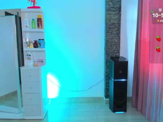 Brunette-Of-Your-Dreams live cam on BongaCams