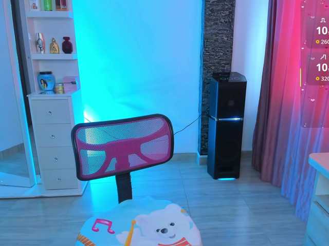 Brunette-Of-Your-Dreams live cam on BongaCams