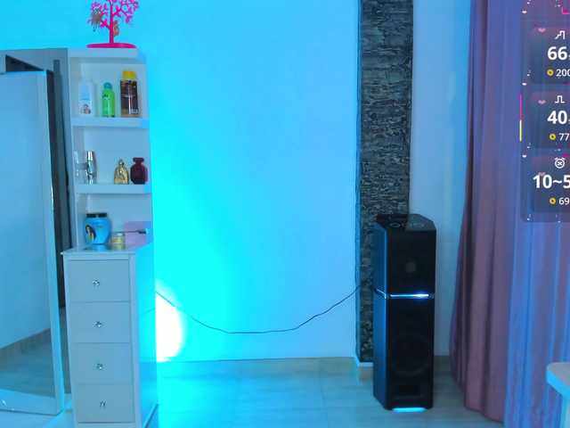 Brunette-Of-Your-Dreams live cam on BongaCams