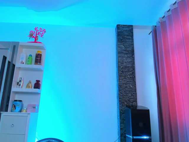 Brunette-Of-Your-Dreams live cam on BongaCams