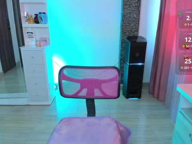 Brunette-Of-Your-Dreams live cam on BongaCams