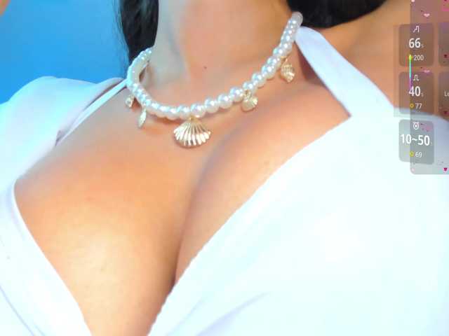 Brunette-Of-Your-Dreams live cam on BongaCams