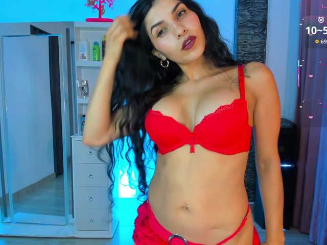 Brunette-Of-Your-Dreams live cam on BongaCams