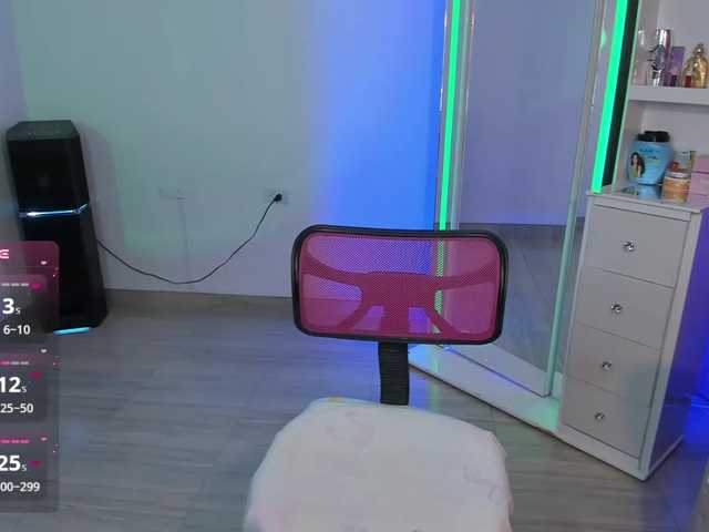 Brunette-Of-Your-Dreams live cam on BongaCams