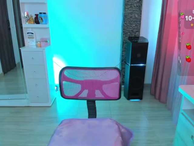 Brunette-Of-Your-Dreams live cam on BongaCams