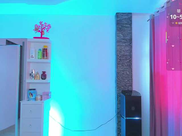 Brunette-Of-Your-Dreams live cam on BongaCams