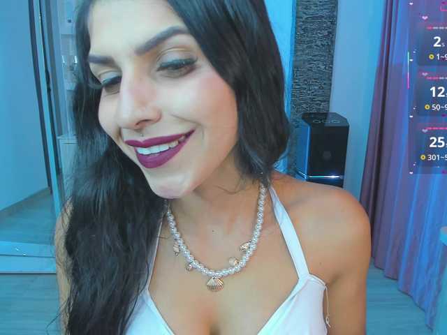 Brunette-Of-Your-Dreams live cam on BongaCams
