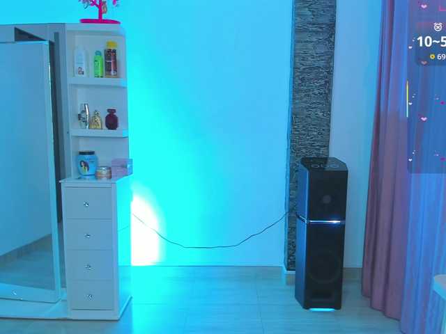 Brunette-Of-Your-Dreams live cam on BongaCams