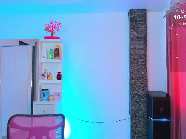 Brunette-Of-Your-Dreams live cam on BongaCams