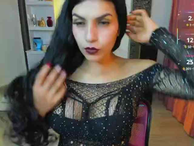 Brunette-Of-Your-Dreams webcam