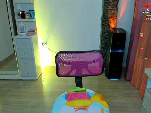 Brunette-Of-Your-Dreams