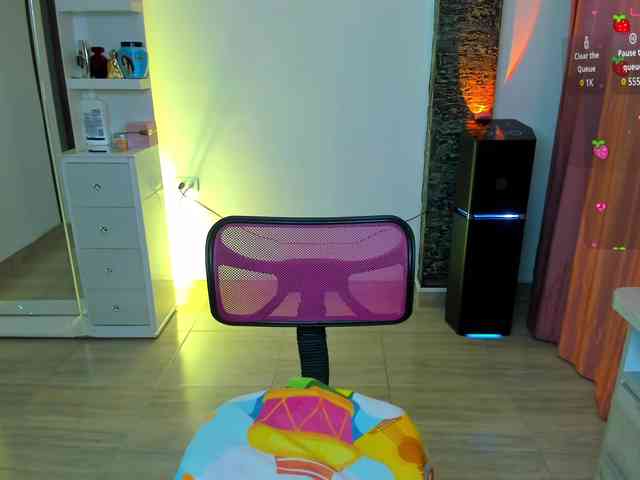 Brunette-Of-Your-Dreams