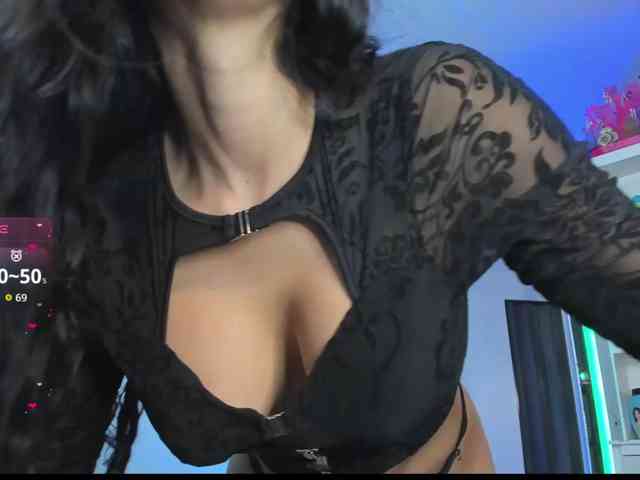 Brunette-Of-Your-Dreams webcam