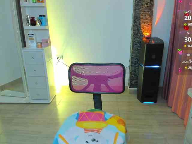 Brunette-Of-Your-Dreams