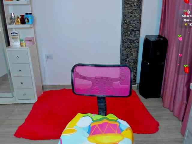 Brunette-Of-Your-Dreams