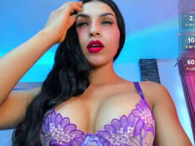 Brunette-Of-Your-Dreams webcam