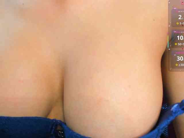 Brunette-Of-Your-Dreams webcam