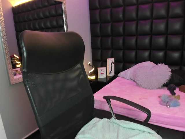 NanyPrety live cam on BongaCams