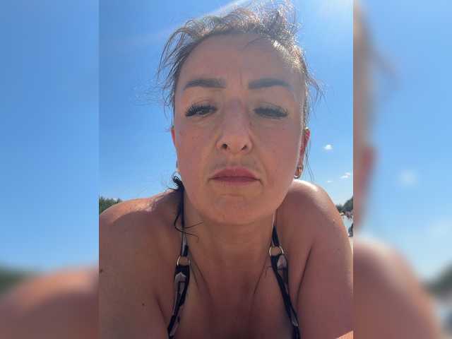 Hotangel75 live cam on BongaCams