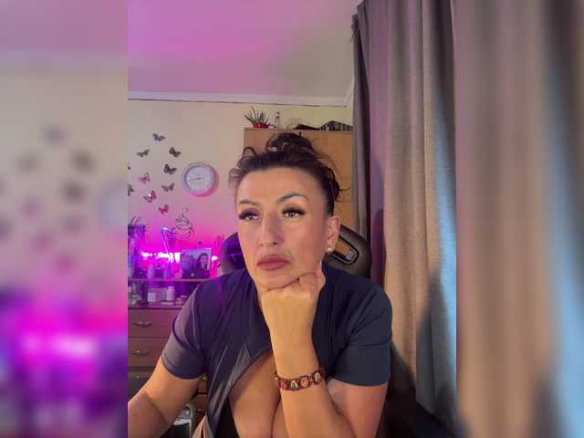 Hotangel75 live cam on BongaCams