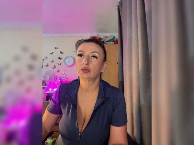 Hotangel75 live cam on BongaCams