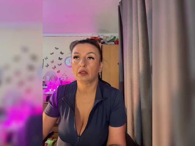 Hotangel75 live cam on BongaCams