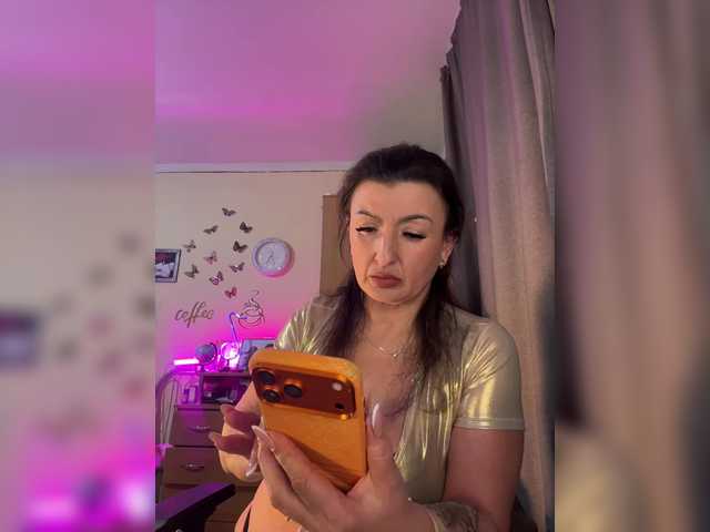 Hotangel75's BongaCams show and profile