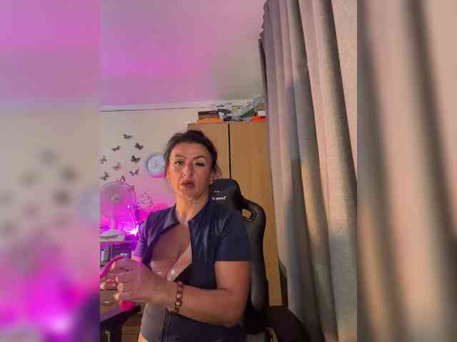 Hotangel75 webcam